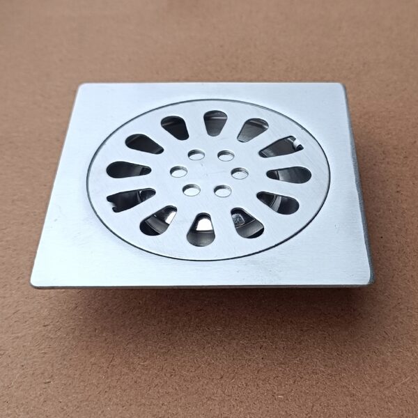 Kratka ściekowa metalowa prosta spływowa odpływowa odpływ prosty 10x10 cm